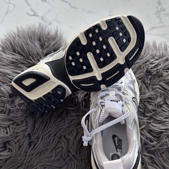 Nike V2K run - Picture 8 of 10